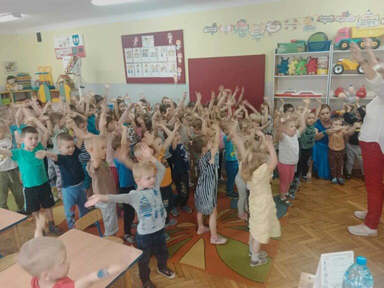 Zajęcia edukacyjne w ,,Pszczółce Mai”